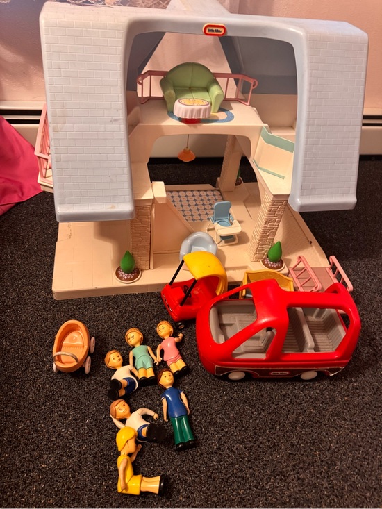 Little Tikes Other - Vintage little tikes Family Playset with accessories